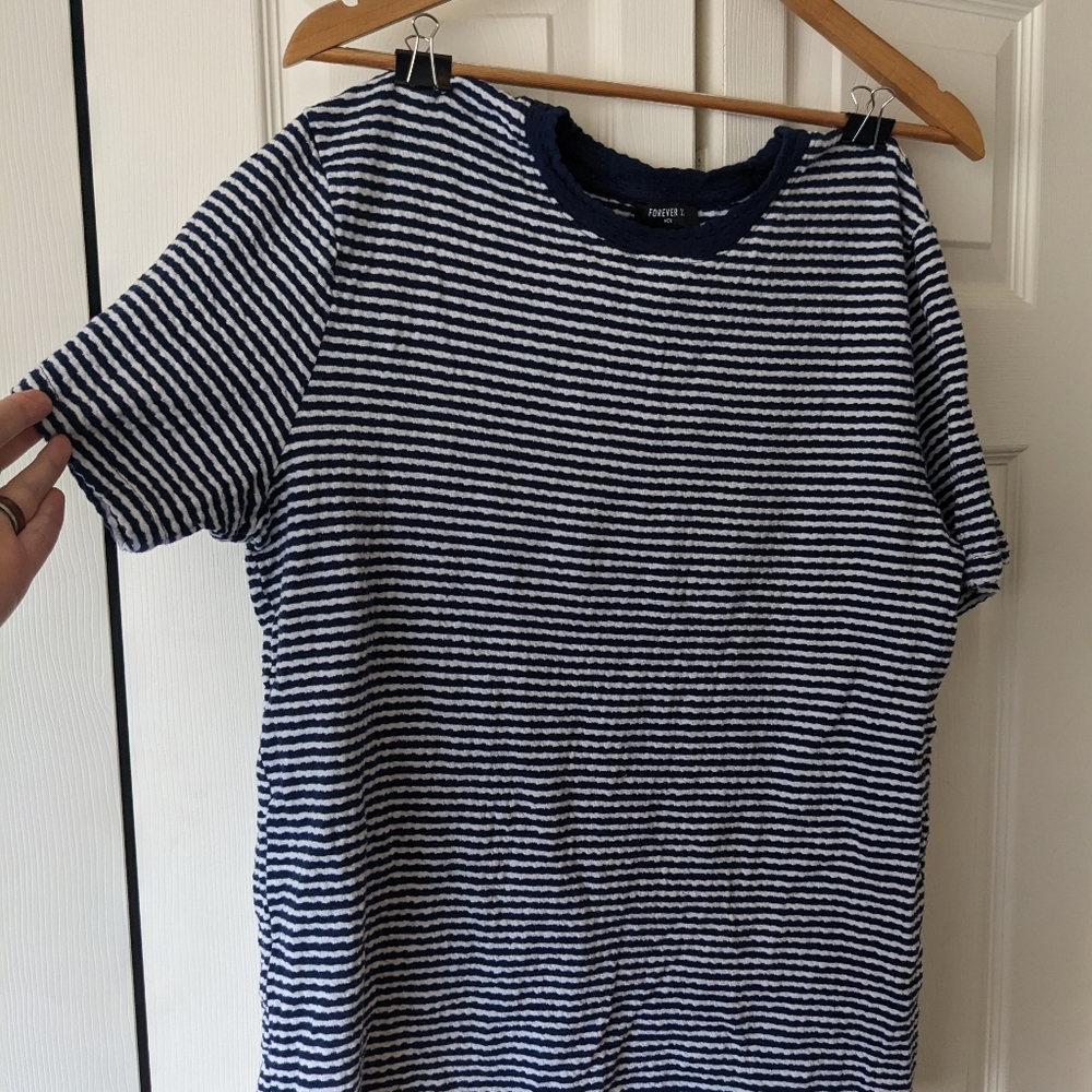 Forever 21 Mens T-shirt - Large